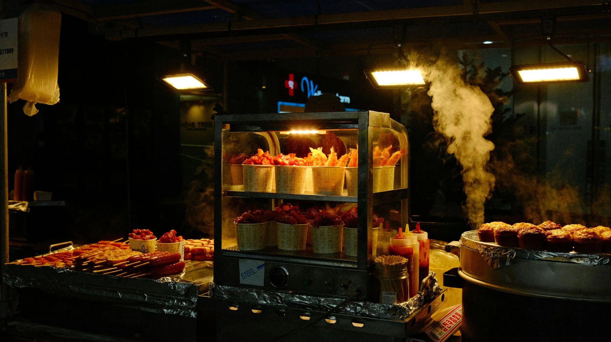 Stand de nourriture de rue, Corée du Sud — ambiance animée et saveurs envoûtantes de la cuisine locale.