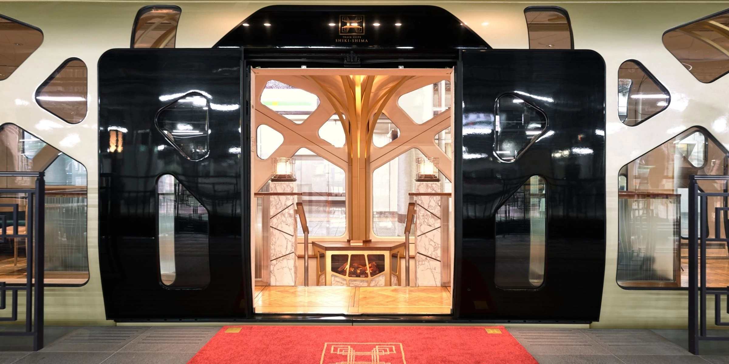 Train Suite Shiki-Shima